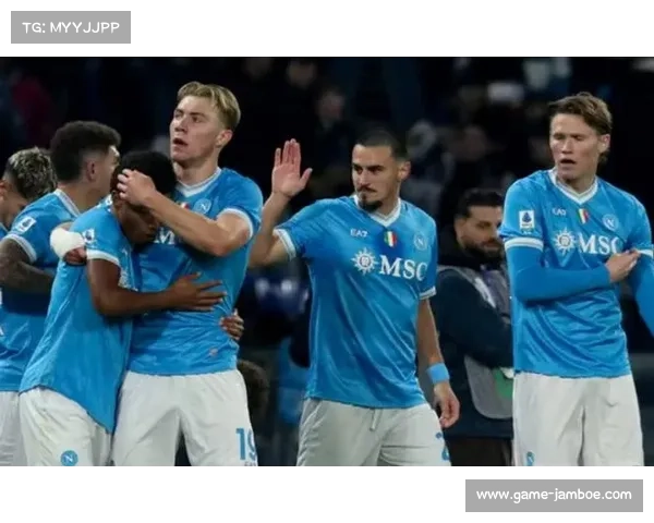 霍伊伦头球梅开二度，那不勒斯球迷狂欢